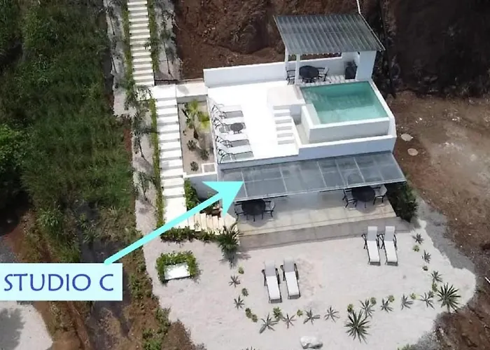 Ayla C - New, Cozy Ocean View In Flamingo