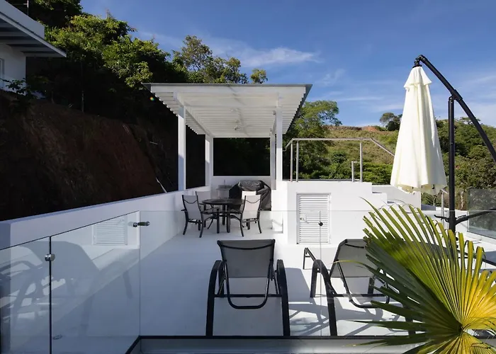 Ayla C - New, Cozy Ocean View In Flamingo *
