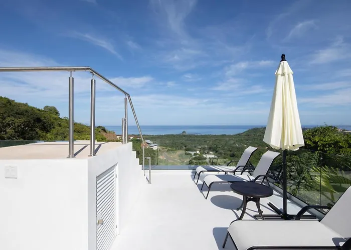 Ayla C - New, Cozy Ocean View In Flamingo Apartment