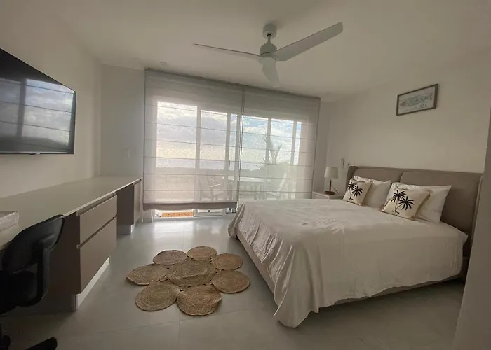 Ayla C - New, Cozy Ocean View In Flamingo *